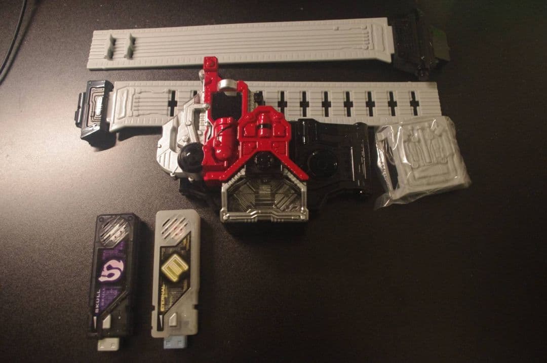 DXロストドライバー＆海外版スカルマグナム - メルカリ