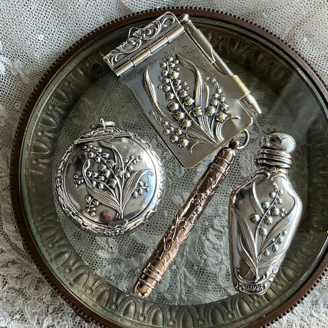 B】フランスアンティーク すずらん パフュームボトル フラコン・ド