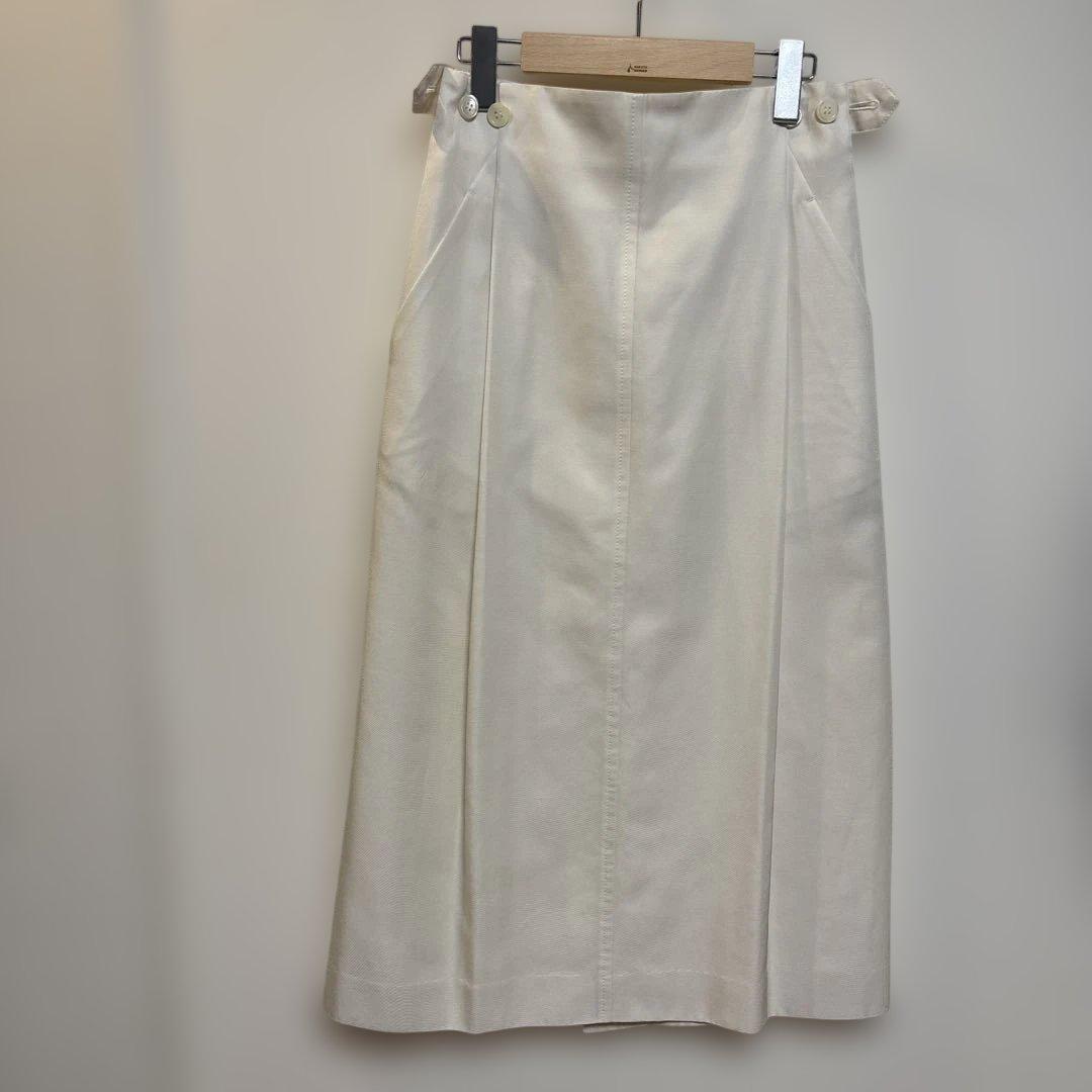 【新品未着用/36/2024AW/現行販売品】シクラス　白タイトスカート