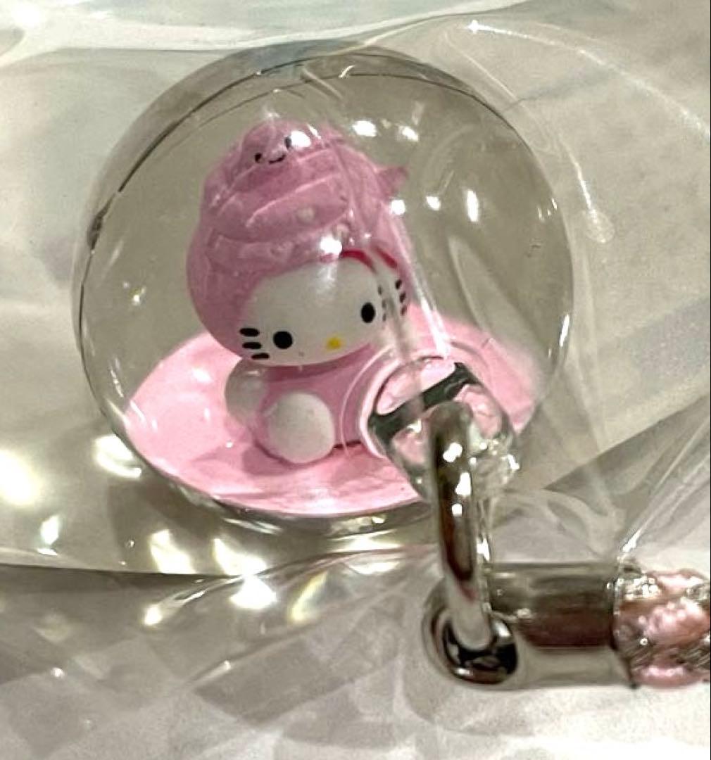 亀*様 ハローキティ 根付 ストラップ希少】 十二支　巳　水入り丸玉根付け