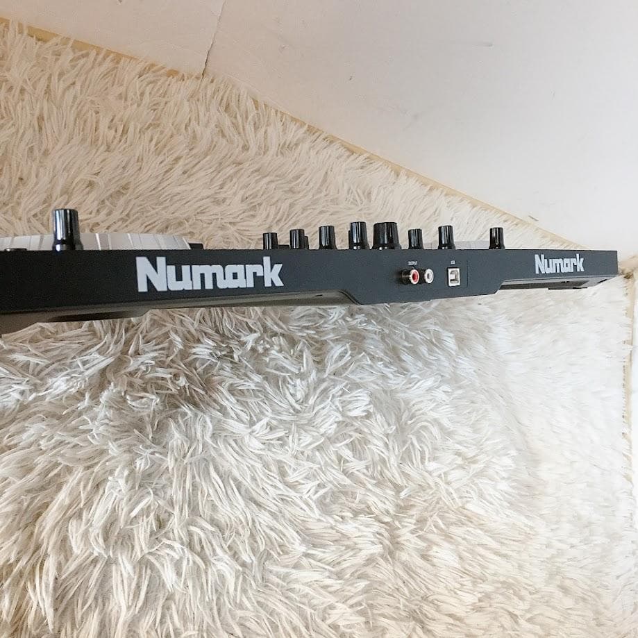 NUMARK MIXTRACK PRO 3 SERATO DJコントローラー - メルカリ