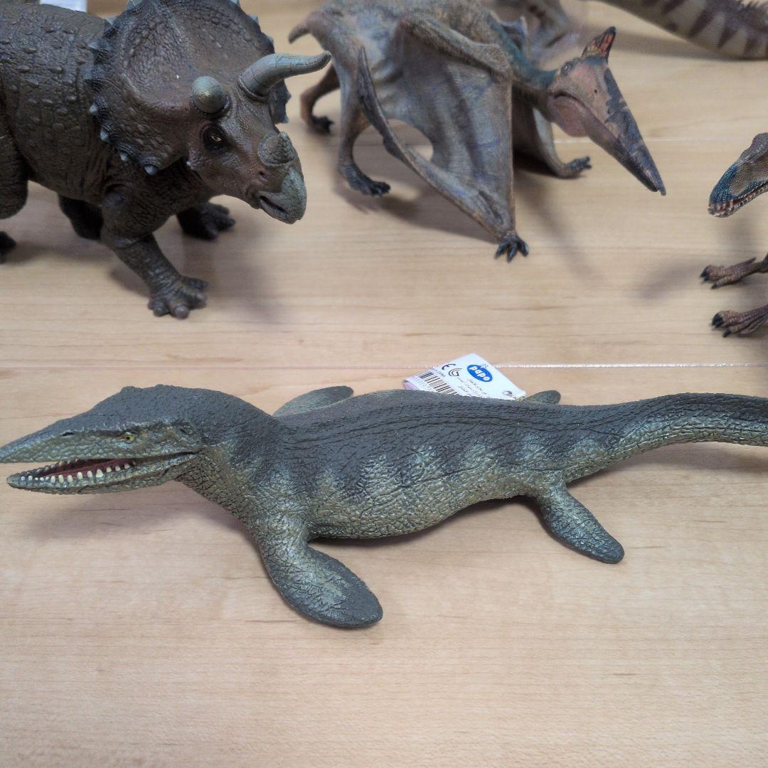 パポ　恐竜フィギュアセット