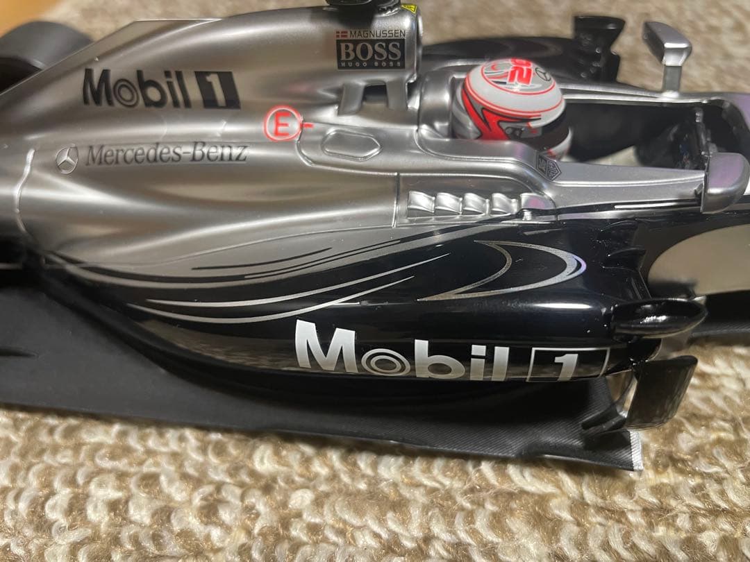 F1 マクラーレンMP4-29 1/18 マグヌッセン