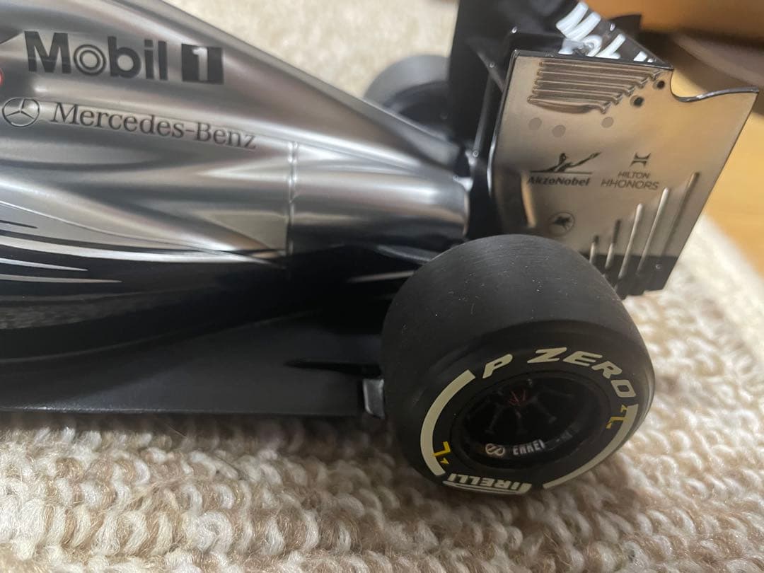 F1 マクラーレンMP4-29 1/18 マグヌッセン