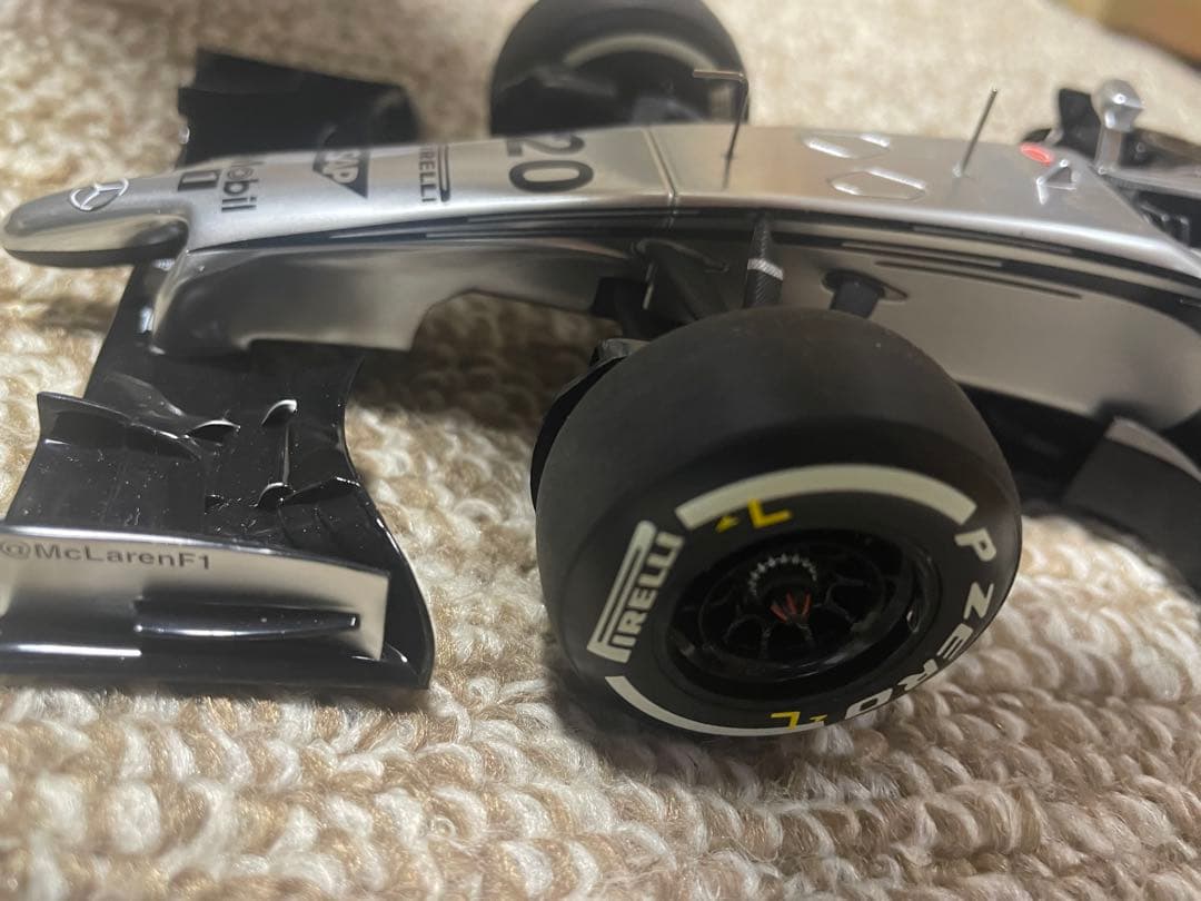 F1 マクラーレンMP4-29 1/18 マグヌッセン