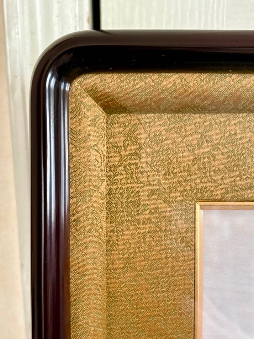 叙勲額縁 菊の御紋 ダ クブラウンの木製額縁 木製額縁 額縁叙勲額縁