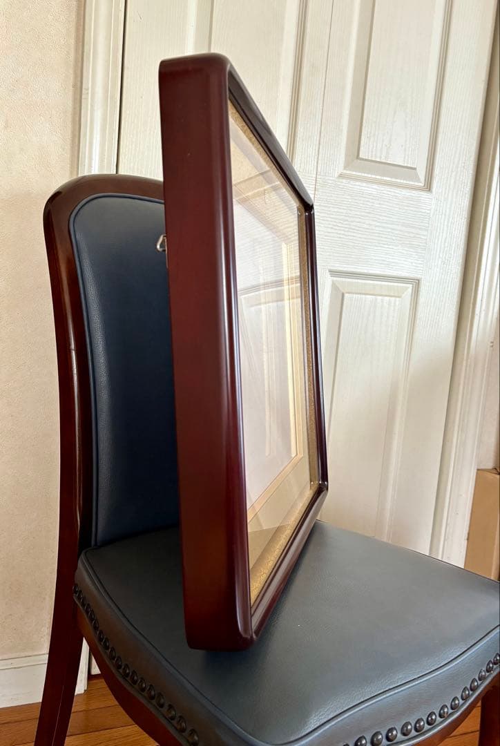 叙勲額縁 菊の御紋 ダ クブラウンの木製額縁 木製額縁 額縁叙勲額縁