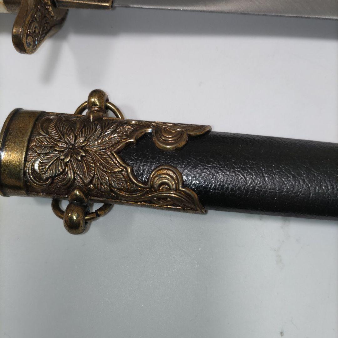 210. （模造刀）金色装飾の刀40cm