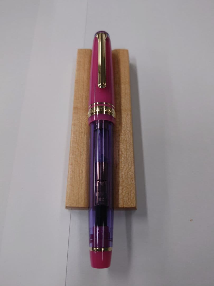 未使用　セーラー万年筆　海外モデル　万葉ペン 「Rabbit Ear Iris」