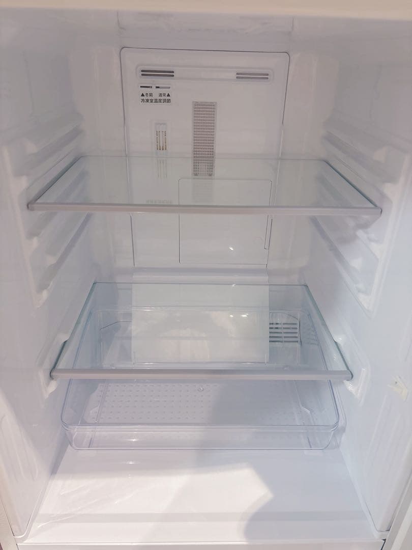 【格安・愛知・超美品】1人用冷蔵庫 SHARP冷凍冷蔵庫 白 取説・卵収納付