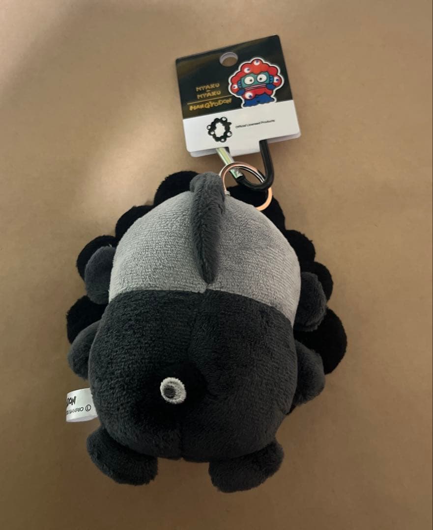 ミャクミャク サンリオ なりきり ハンギョドン ブラック 黒 カラビナ