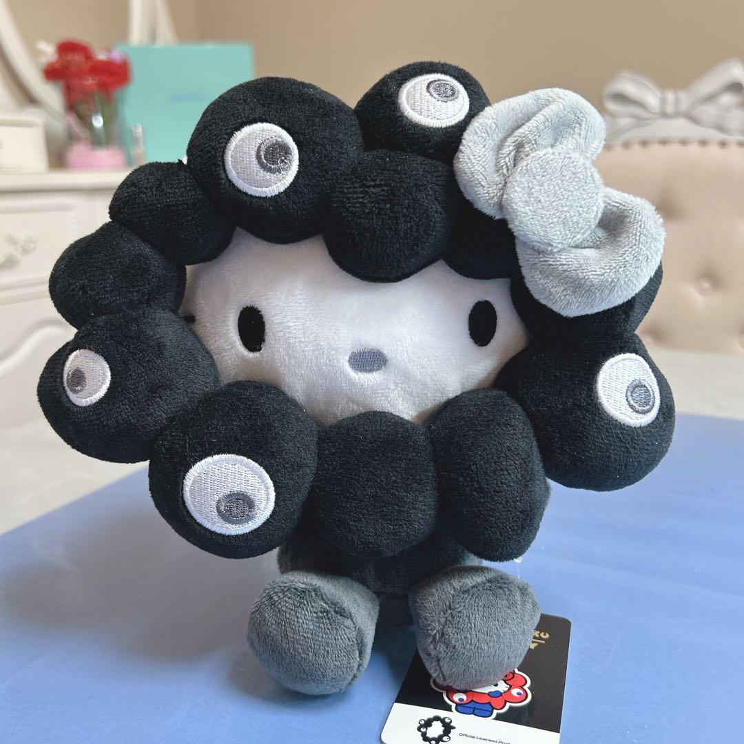 サンリオミャクミャクなりきりぬいぐるみ(M)ブラック（ハローキティ）