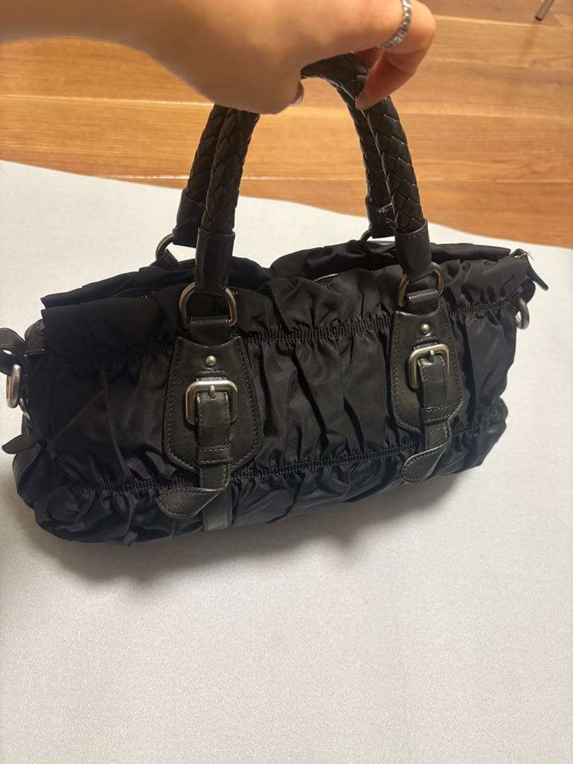 プラダ ナイロン ハンドバッグ ブラック