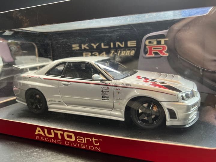 AUTOart スカイラインGT-R BNR34 Nismo Z-Tune 1/18 AUTOart Nissan Skyline GT-R GTR R34 Nismo Z-Tune (Black Pearl