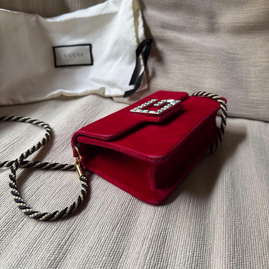 GUCCI 赤 ベルベット パーティーバッグ
