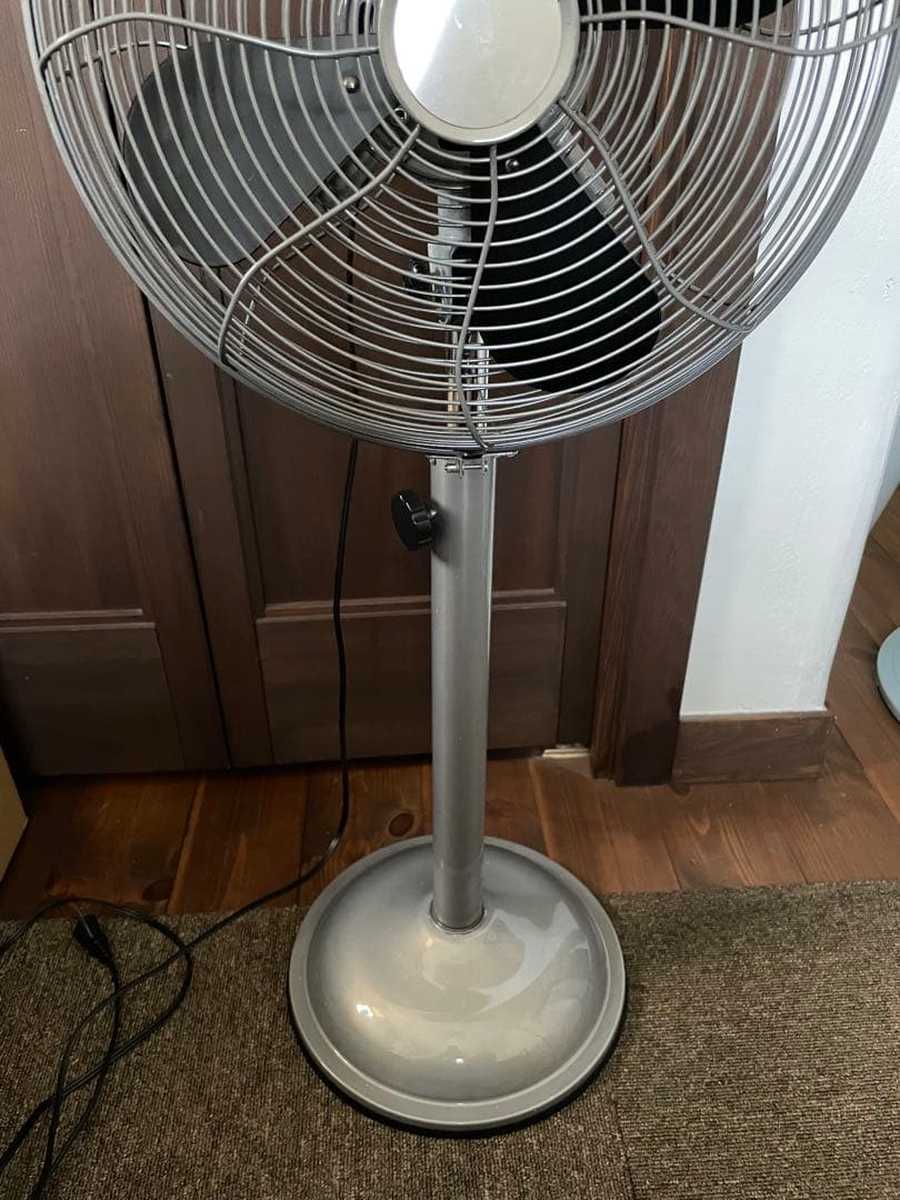 扇風機・サーキュレーター RETRO FLOOR FAN Hermosa