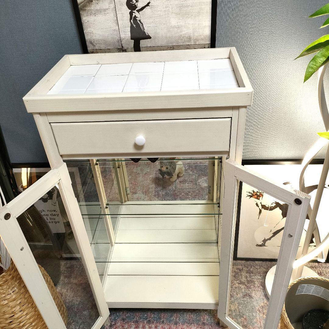 カントリーシャビー キュリオケース タイル天板 背面ミラー 引き出し