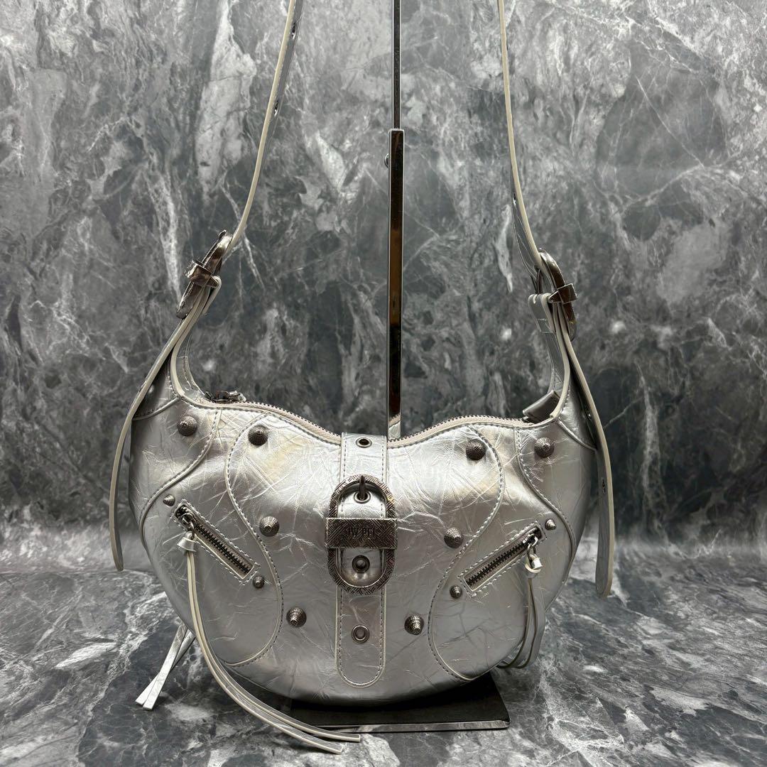 極美品■JW PEI ショルダーバッグ　レザー　シルバー　エンボス　レディース
