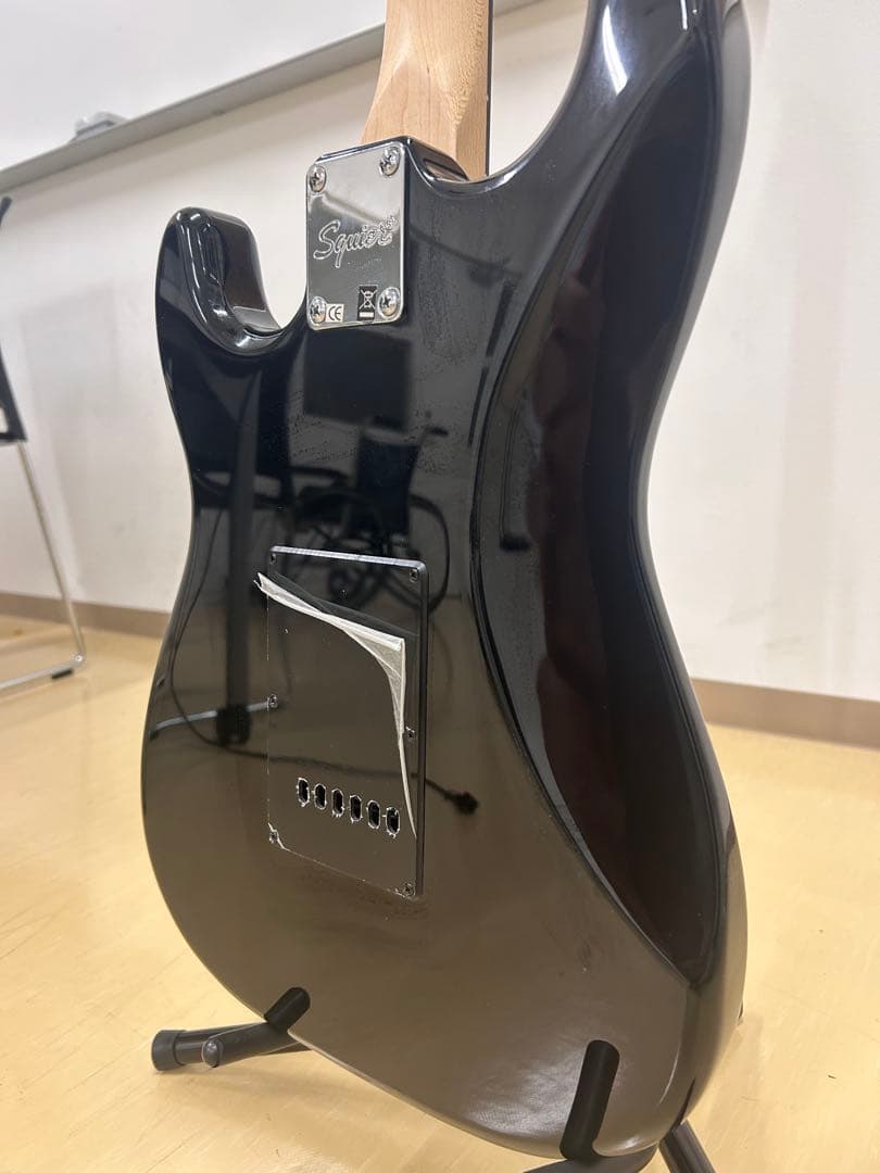 Squier ギター本体 ギタースタンド＋保証書付き 正規店購入
