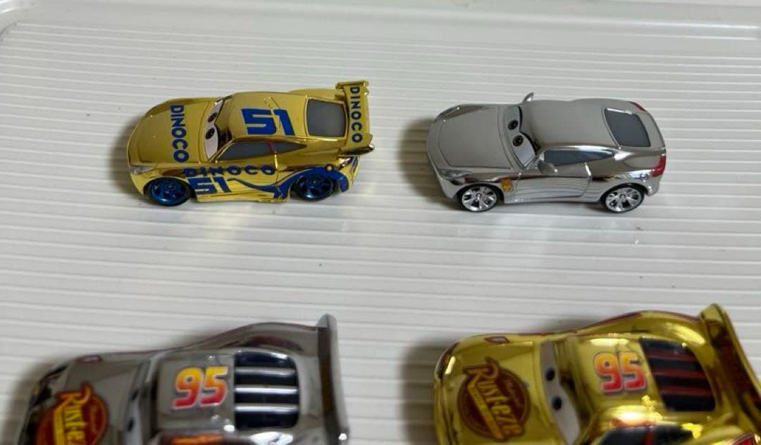 カーズ、マテル、ミニカー、マックィーン、クルーズラミネス、ゴールド、シルバー