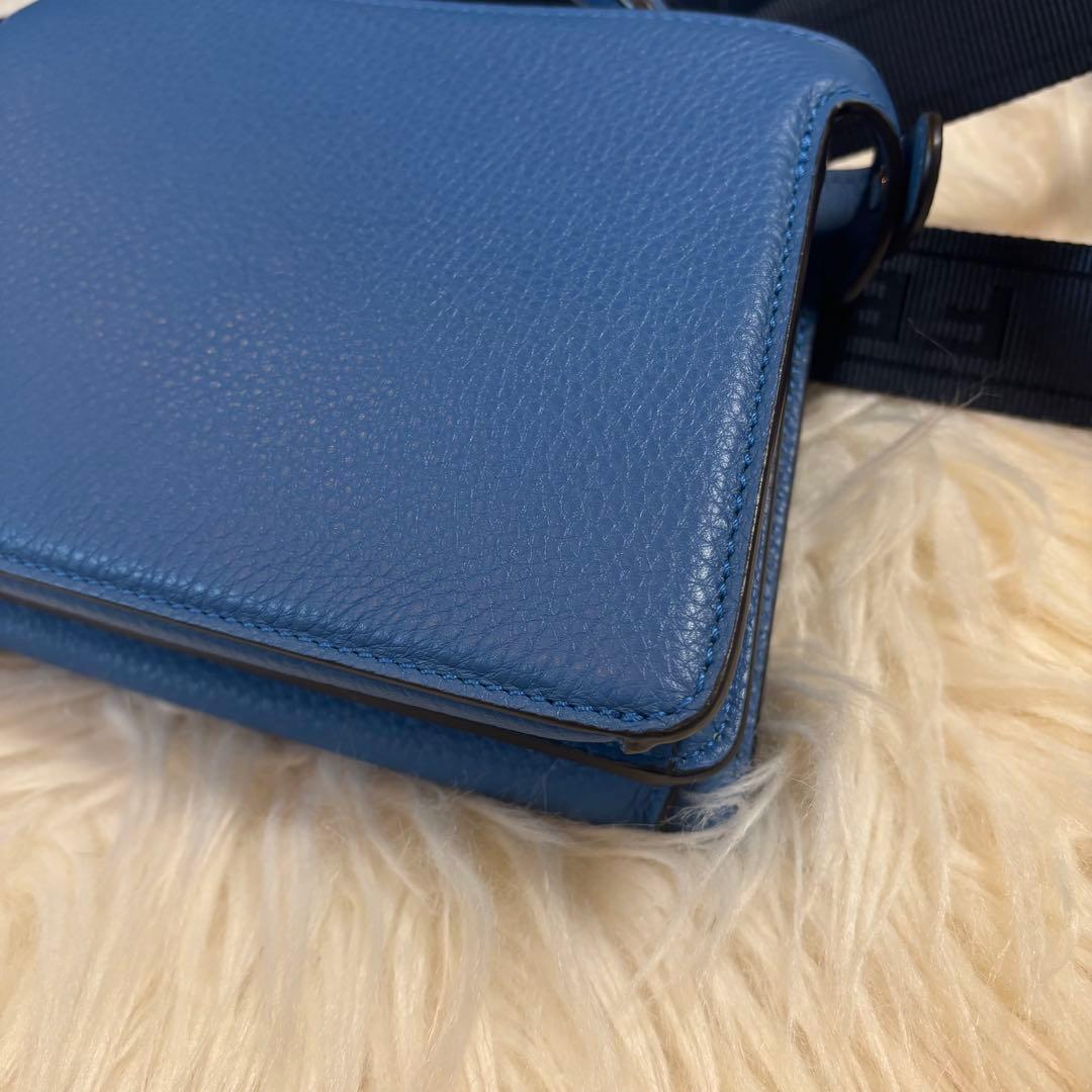 ルドルフ様　FENDI フェンディ ピーカブー スモール ブルー