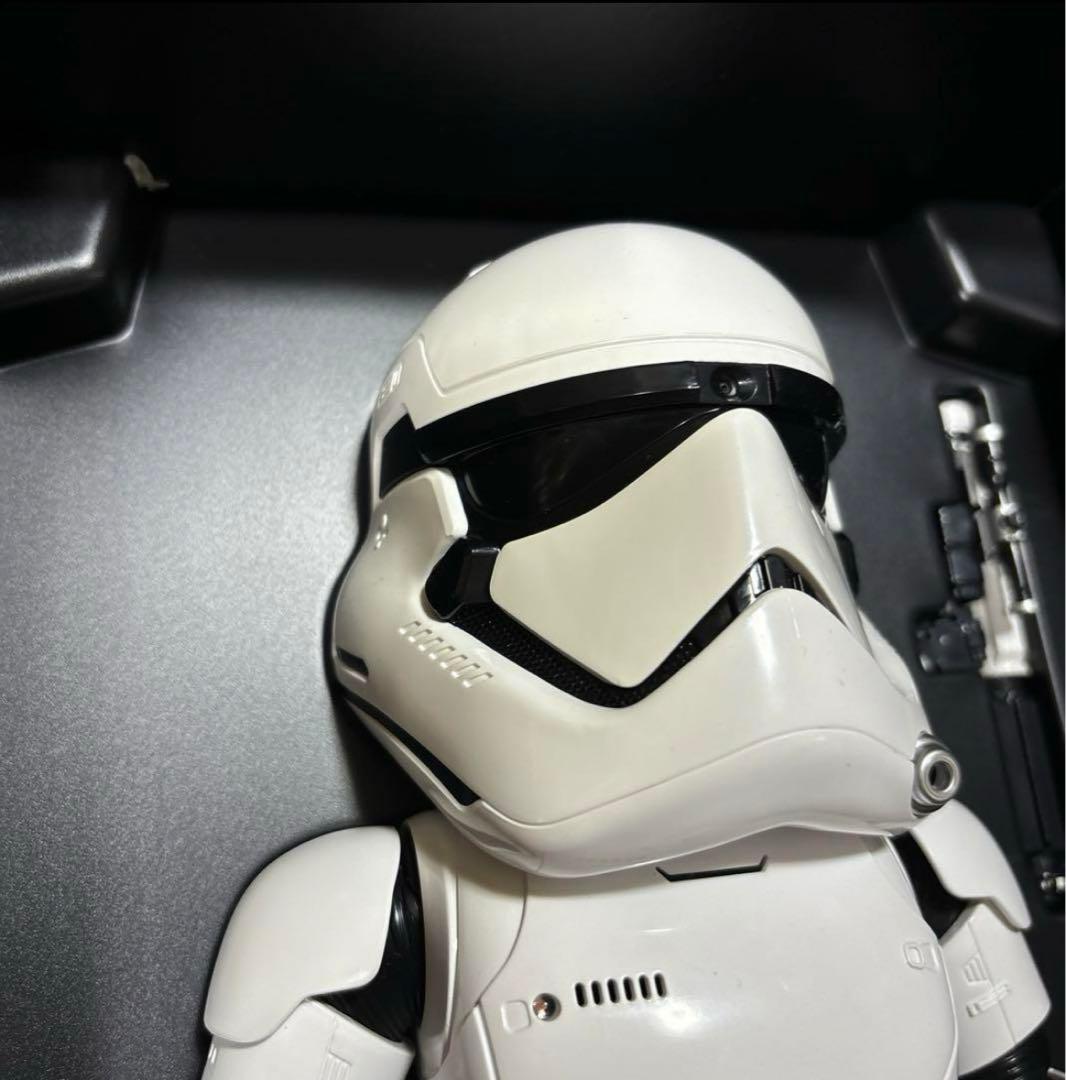 UBTECH スター・ウォーズ　音声・顔認識対応ロボット　二足歩行ロボット