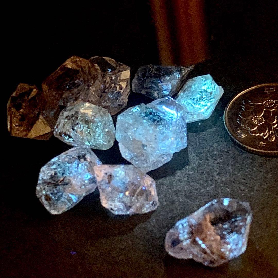 ペトロレアムクォーツ(中)10個セットl/蛍光水晶の通販はau PAY