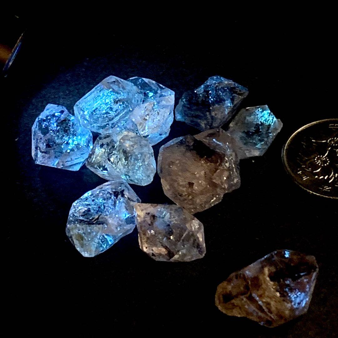 ペトロレアムクォーツ(中)10個セットl/蛍光水晶の通販はau PAY