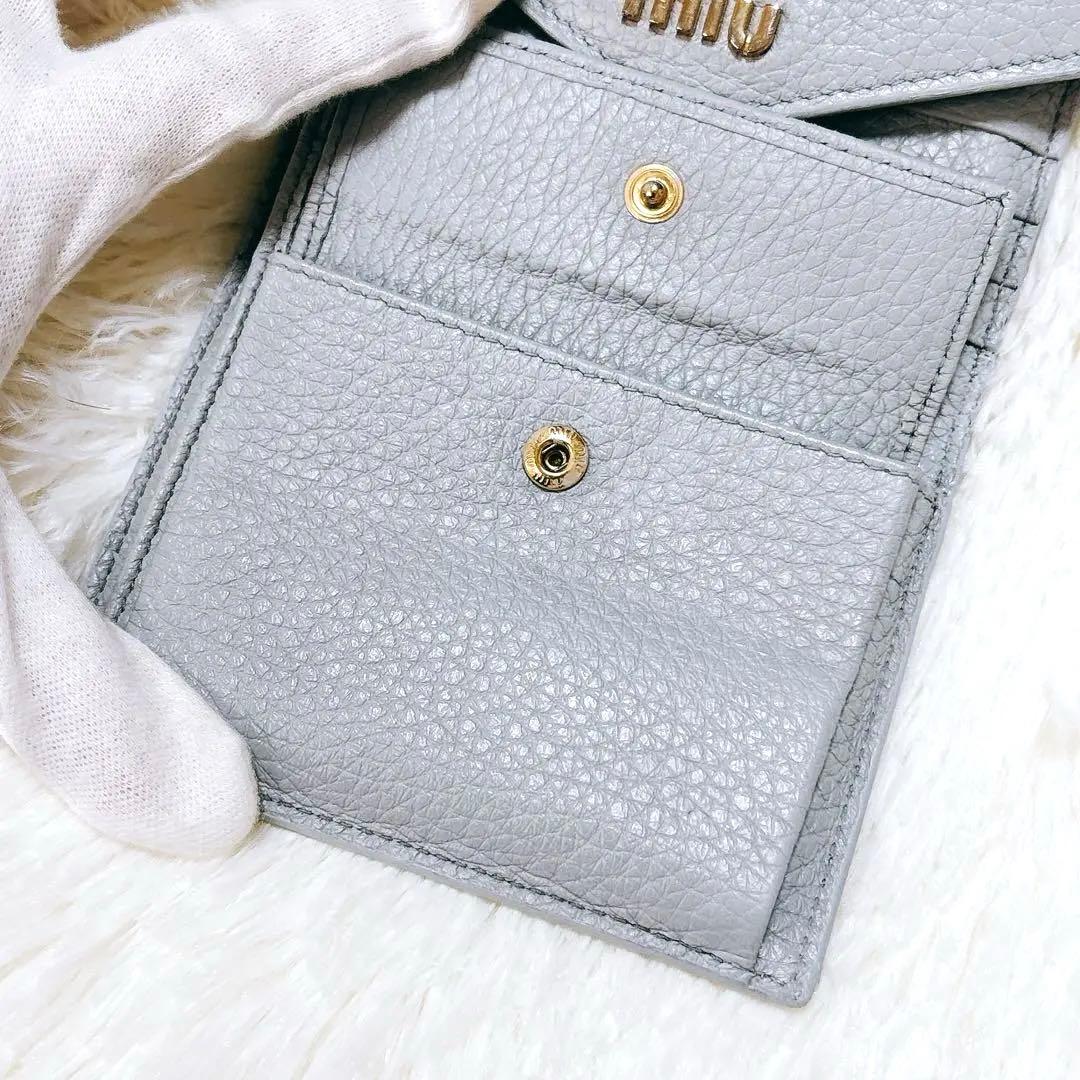現行♡ミュウミュウ 三つ折り財布 ヴィッテロダイノレザー コーン