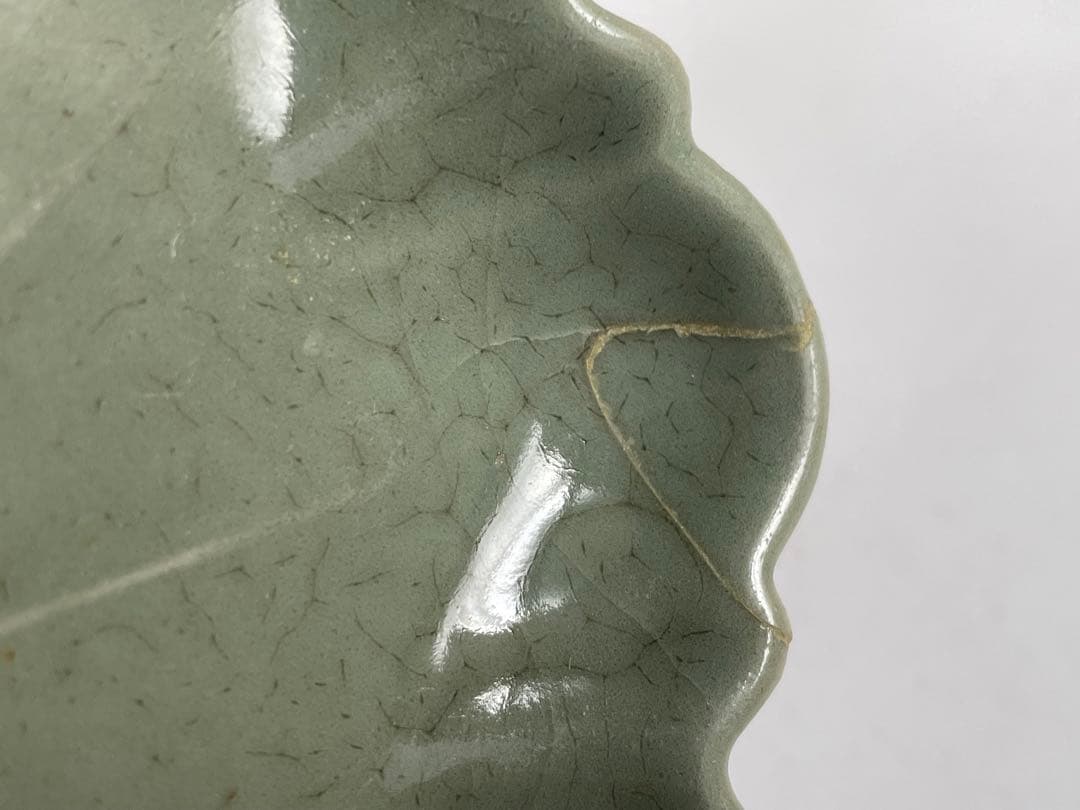 骨董 アンティーク 古九谷青磁 青磁瑠璃釉 葉文 葉形小皿 変形皿 向