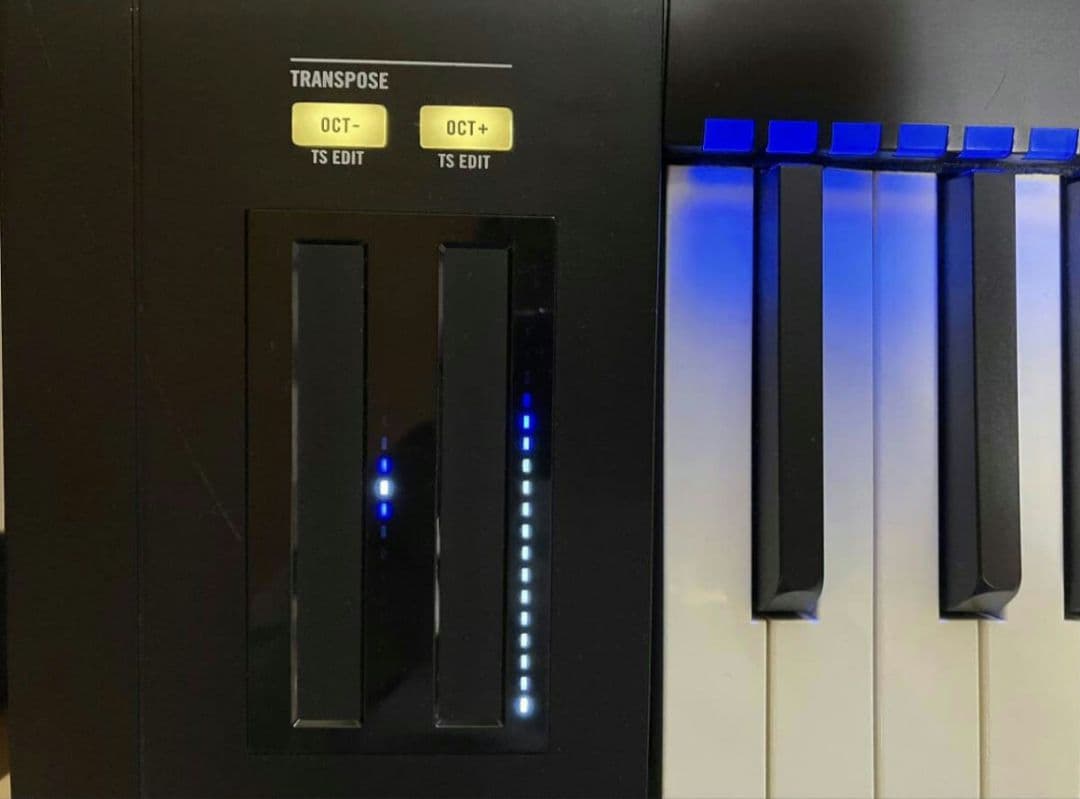 藤*木様 KOMPLETE KONTROL S88 mk1 NativeInstruments_KompleteKont