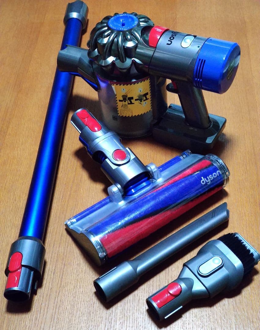 ダイソンSV10 V8掃除機＋マキタ18vアダプターセット 分解清掃済み 動作品