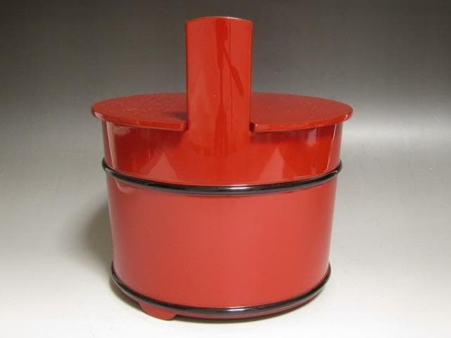 ★ 川端近左　朱手桶水指　表千家　十三代　即中斎の花押がございます★x407