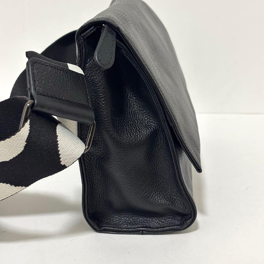 イアパピヨネ ワイドテープショルダーバッグ ボディバッグ ダルメシアン