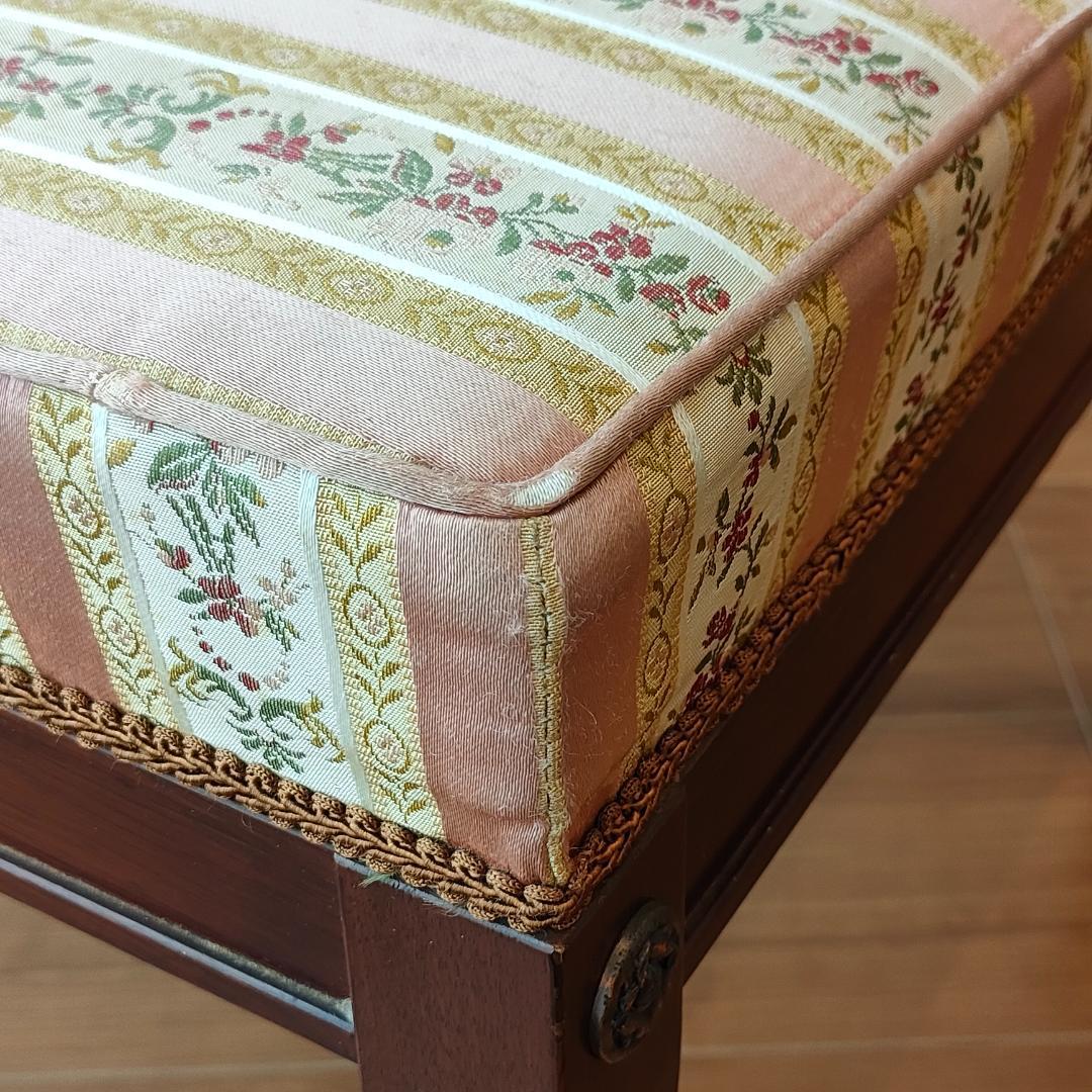 メープル不二屋　スツール　オットマン　ロココ調ファブリック