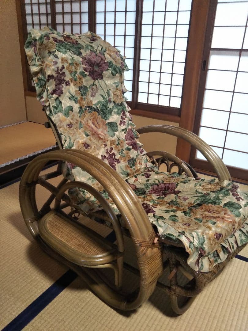 ラタン製リクライニングチェア 花柄シート付きの通販はau PAY