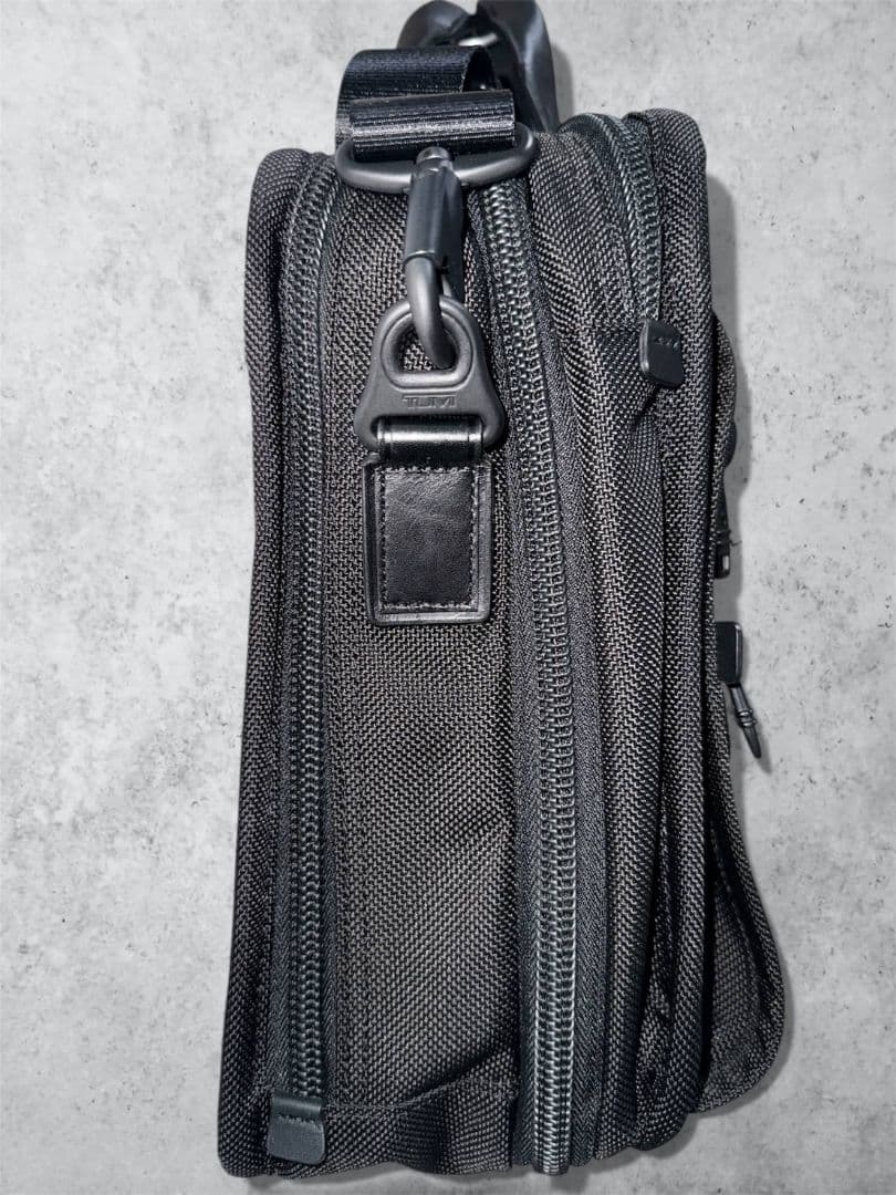 未使用級美品　TUMI トゥミ ビジネスバッグ　黒 ☆収納ポーチ付き