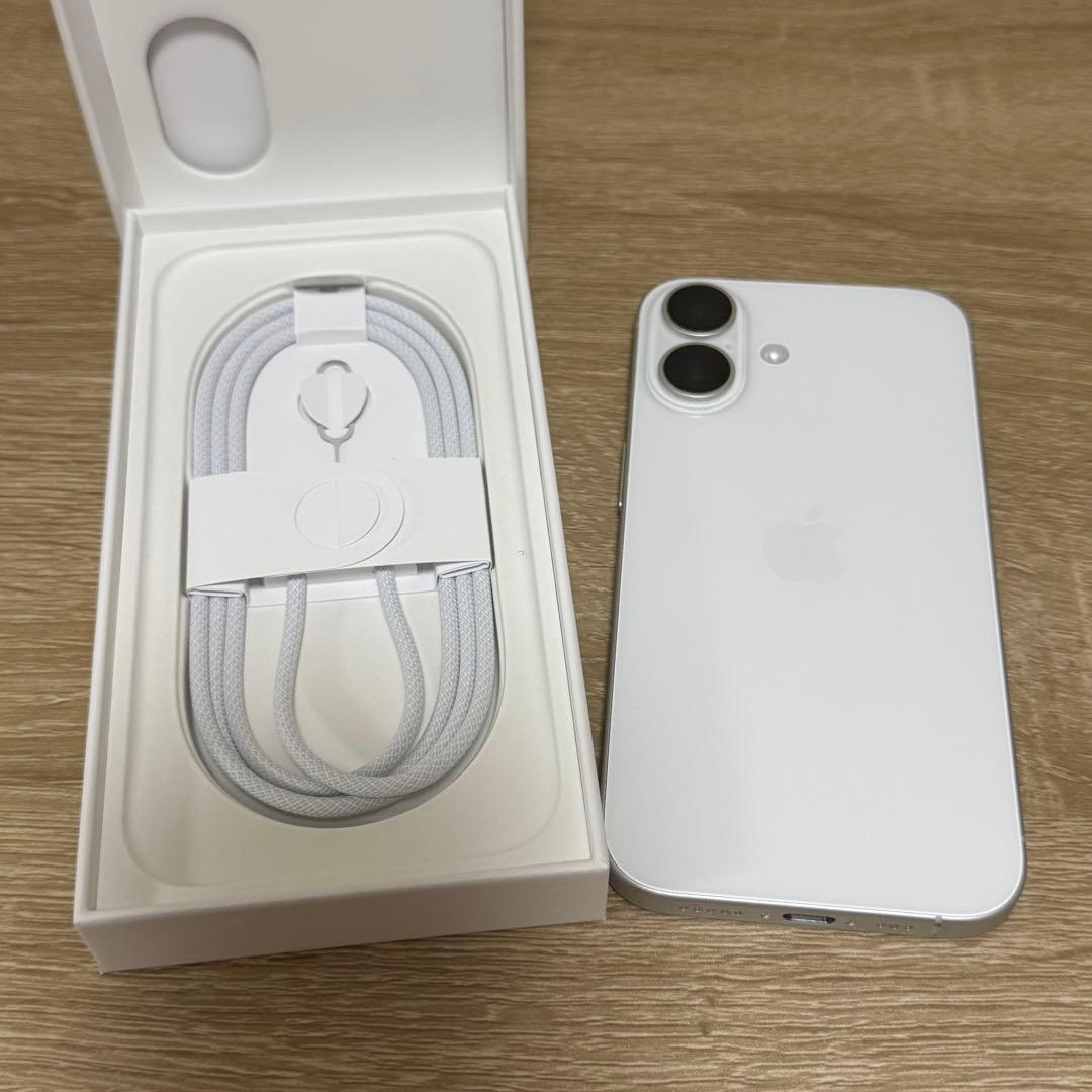 使用期間4か月！】iPhone16 128GB ホワイト