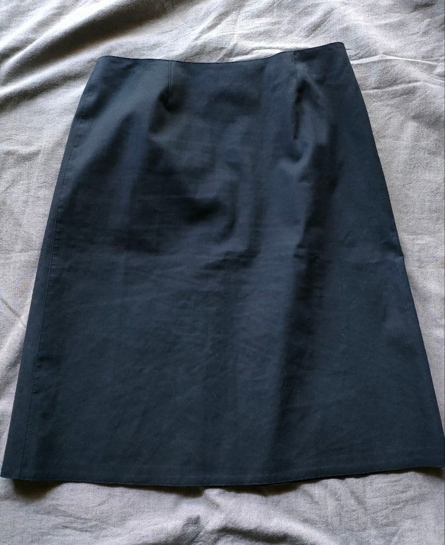 PRADA 黒 ひざ丈スカート
