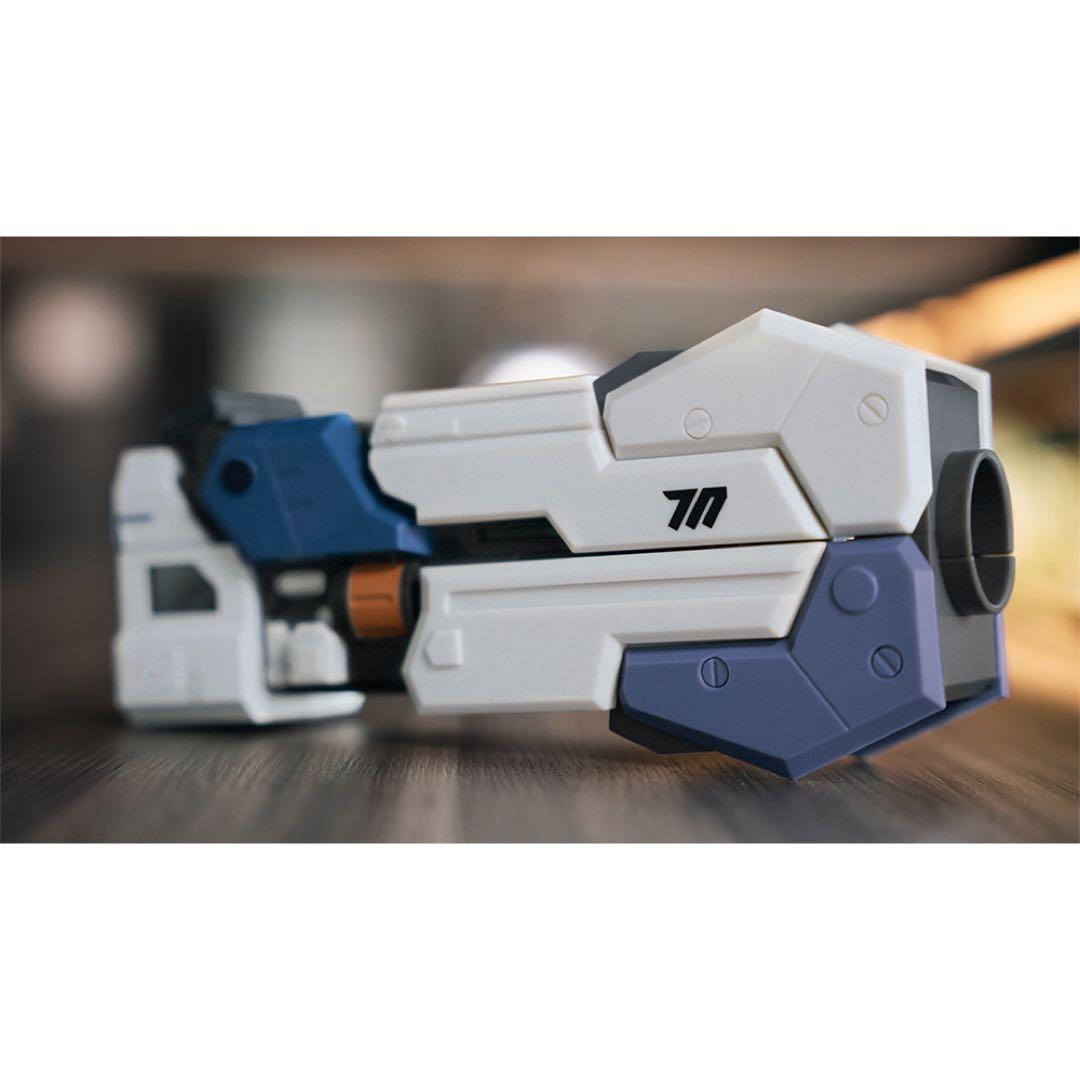 【ブルーアーカイブ】モバイルバッテリー（光の剣：スーパーノヴァ）