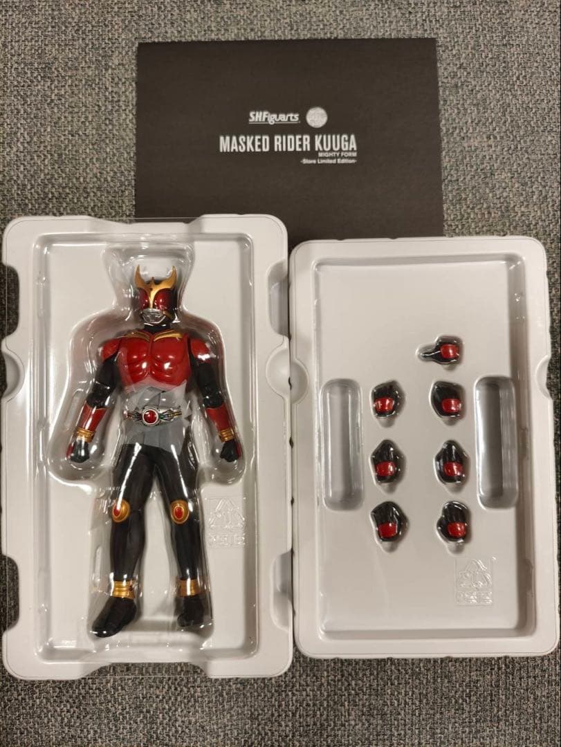 S.H.Figuarts 真骨彫製法 仮面ライダークウガ マイティーフォーム