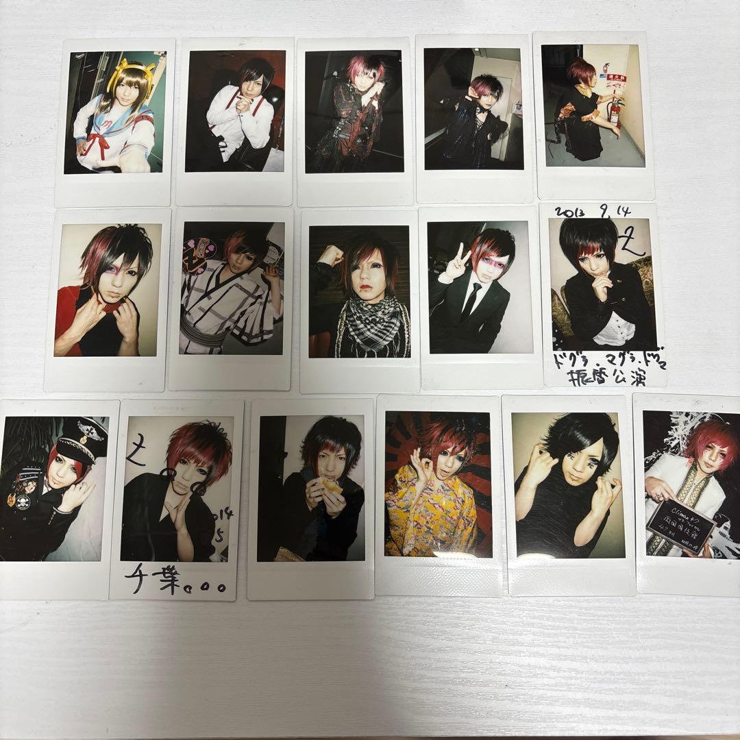 R指定　Z チェキ V系☆R指定【Z】チェキ【6】 - メルカリ