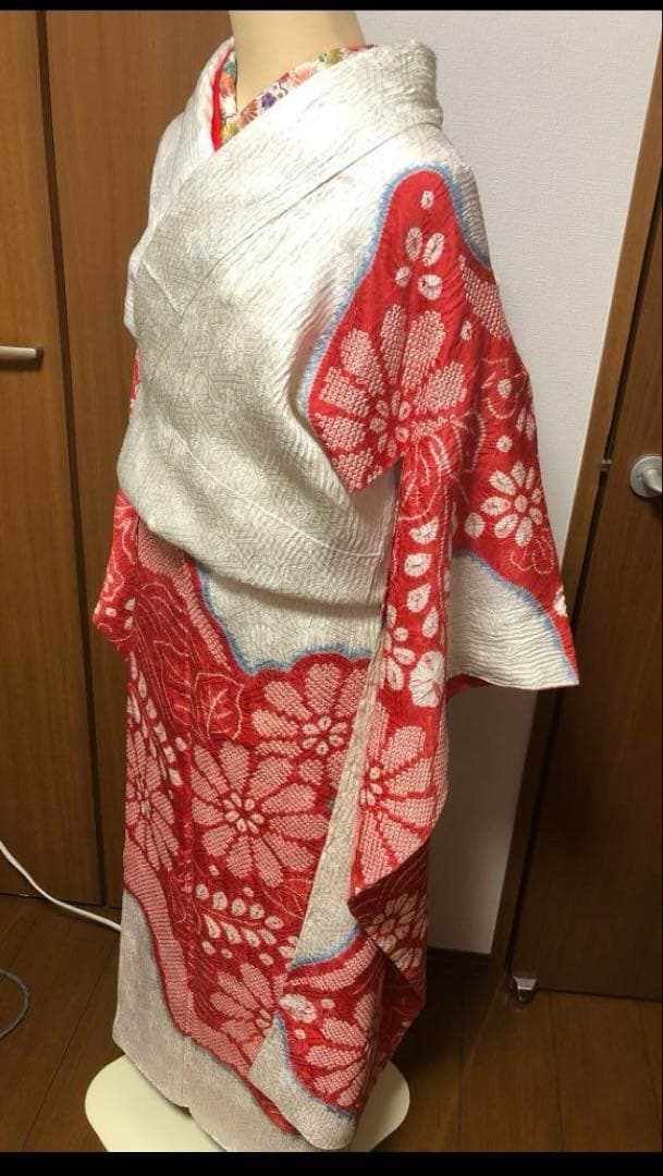 ちー様 希少手絞り」正絹 杢目の総絞り振袖 - メルカリ