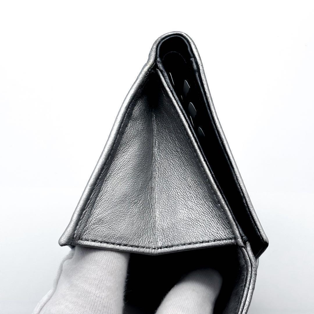 美品✨】シャネル 財布 アイコンライン Wホック 二つ折 SV - メルカリ