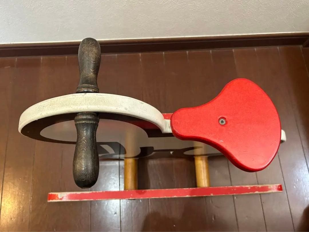 キース・ヘリング 木馬 赤×白 ホワイト ロッキング - メルカリ