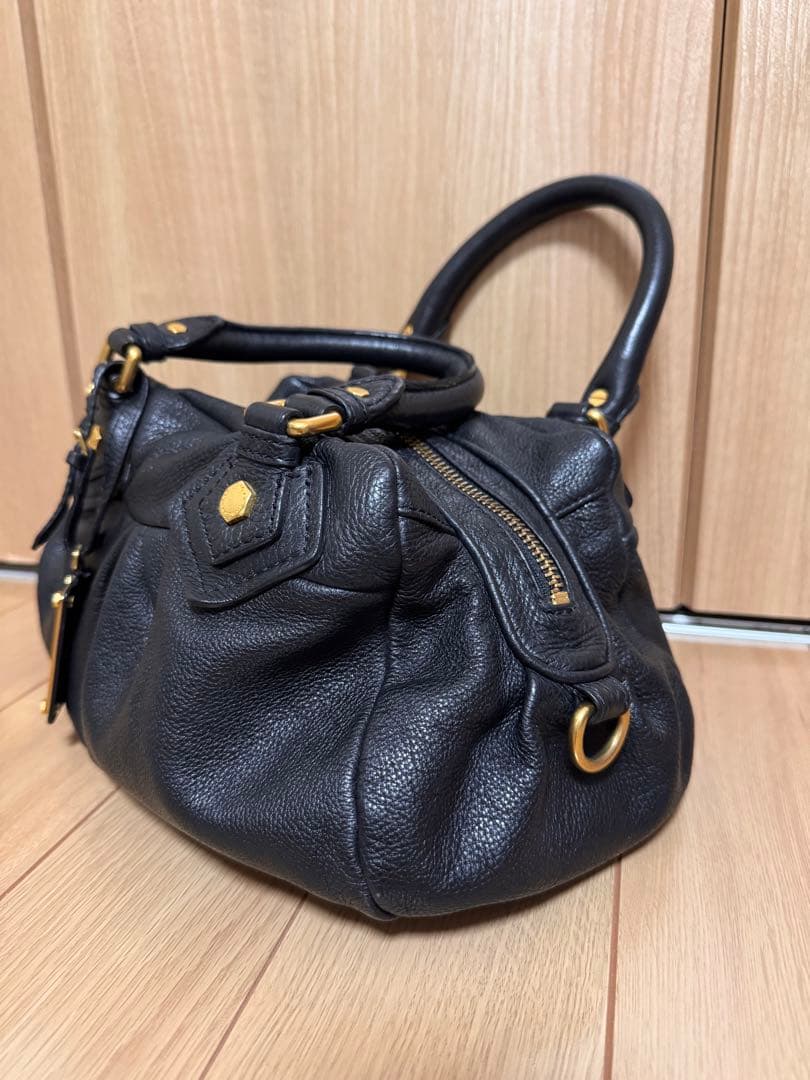 MARC JACOBS黒のレザーショルダーバッグ