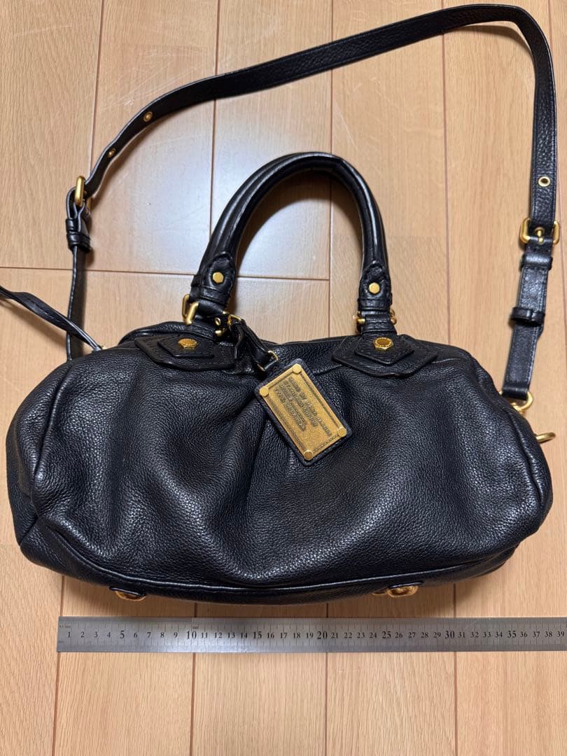 MARC JACOBS黒のレザーショルダーバッグ