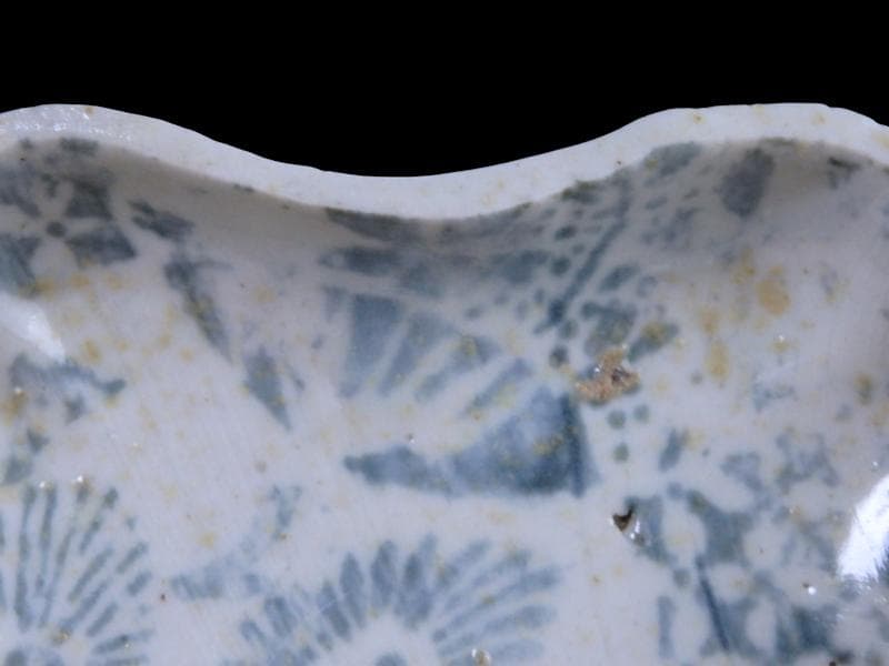 古伊万里　型刷印判　松葉に幾何学文様の図　変形皿　D228AS-CWj