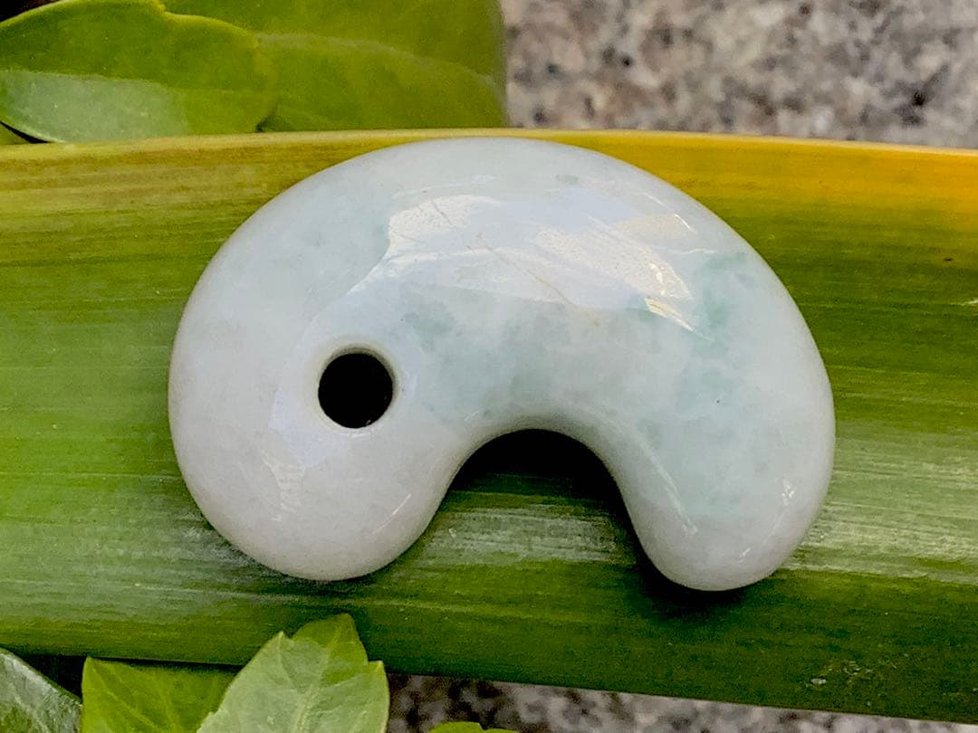 大サービス*糸魚川小滝産翡翠氷肌 アイスジェイド お値段自信の極上