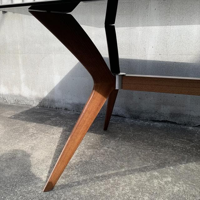 Calligaris TOKYOダイニングテーブル （運送会社での配送不可商品）